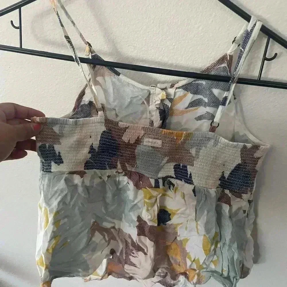 O’Neill floral‎ juniors top size Large